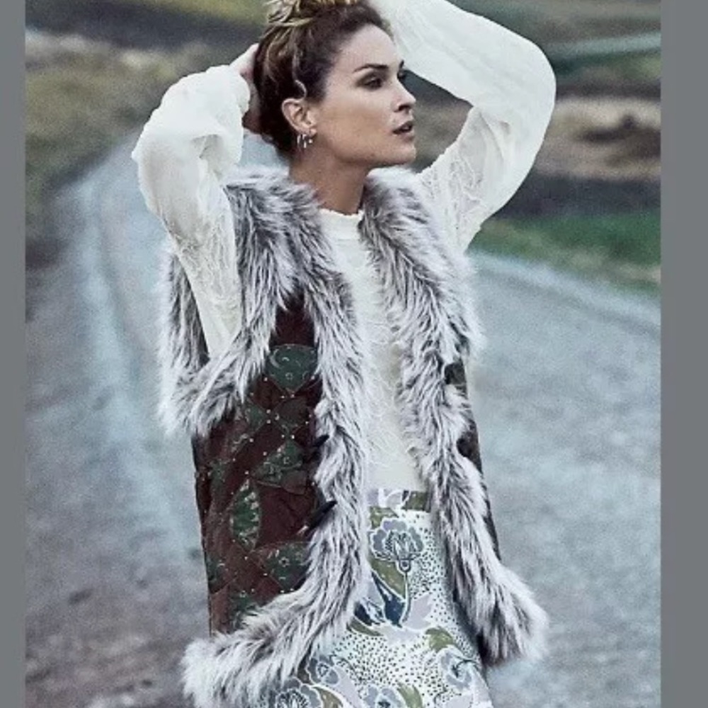 ✨ Free People Faux Fur Vest ✨